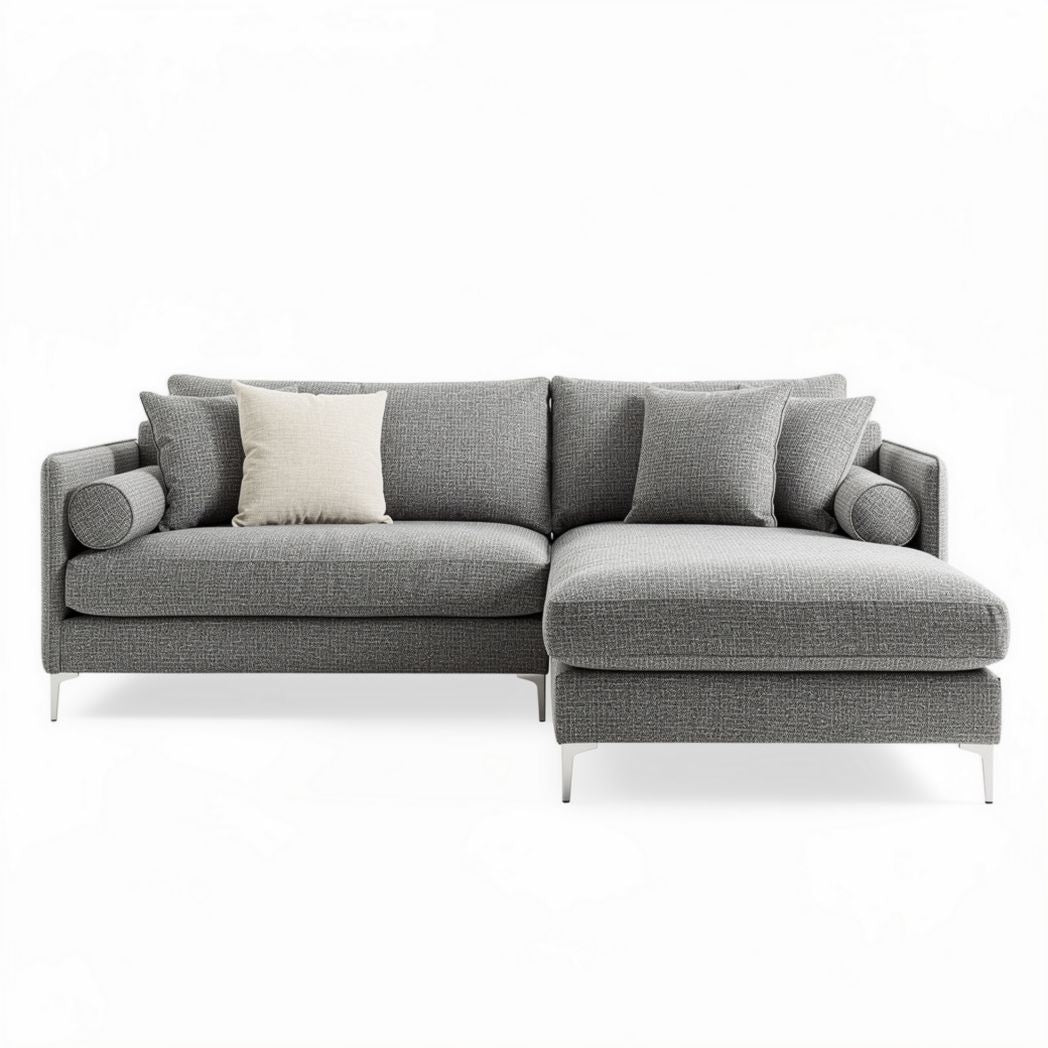 Grijze hoekbank met kussens en metalen poten 230 x 150 x 85cm